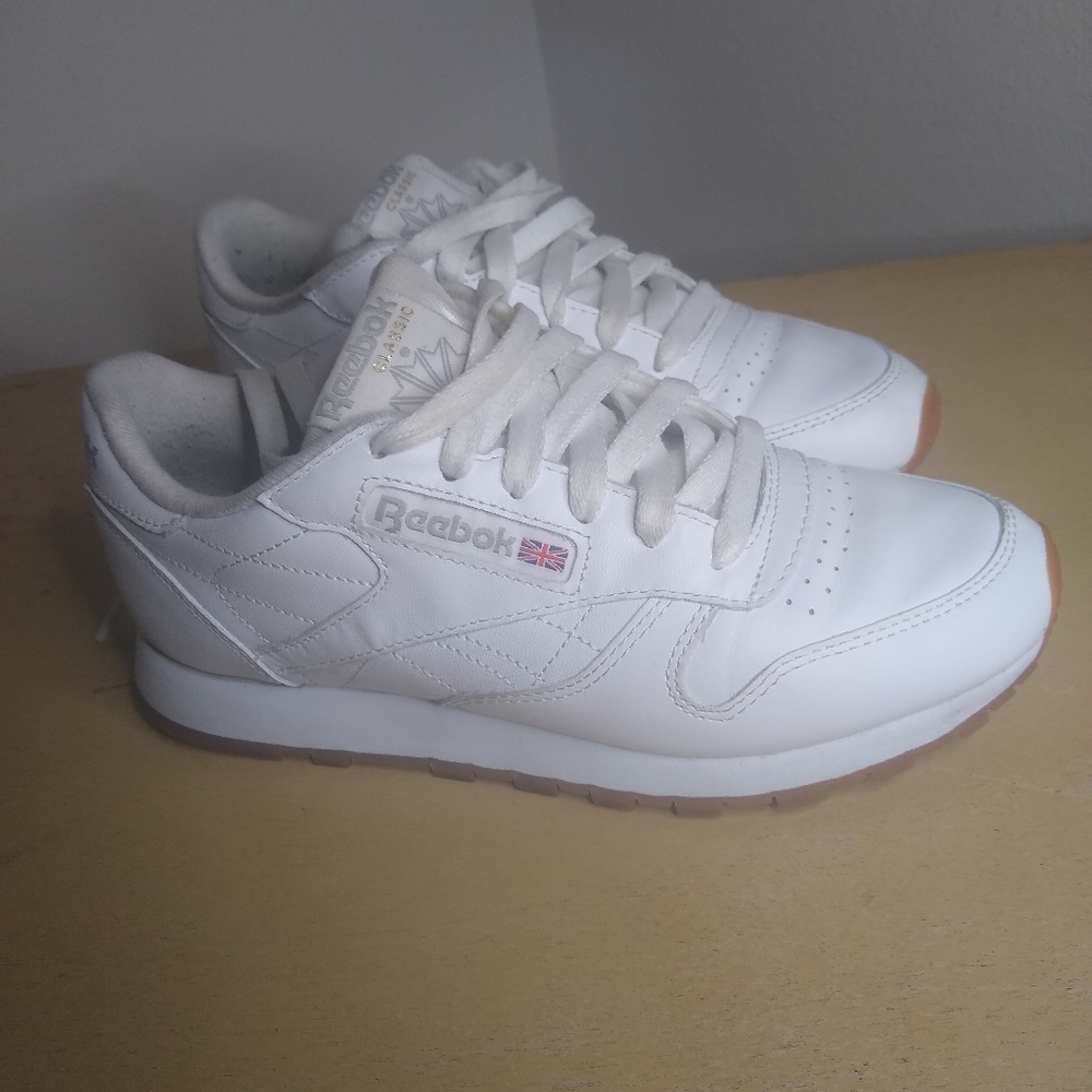 Vintage White 🤍 Reebok classics 6.5